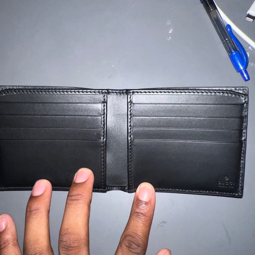 Gucci Wallet - Picture 4 of 9